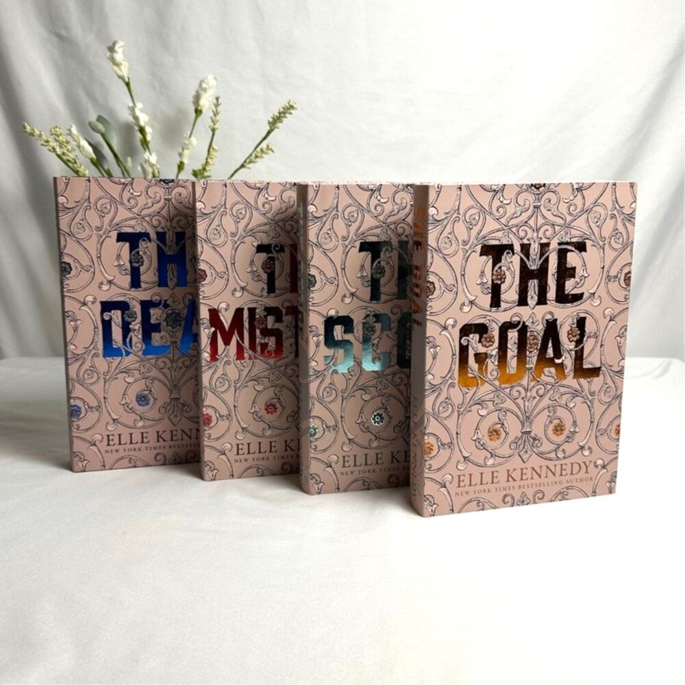 Off Campus Elle Kennedy Books 1-4 Bookish Box Signed SE Hardcover Set